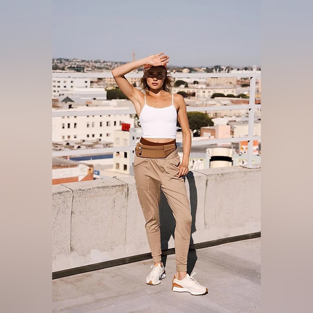 Free People High Fives Jogger Mushroom